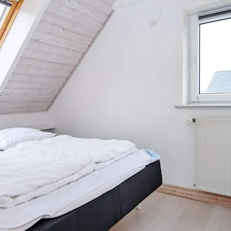 8 Person Holiday In Henne Сasa de vacaciones *