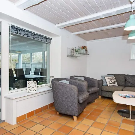 Сasa de vacaciones 8 Person Holiday In Henne *